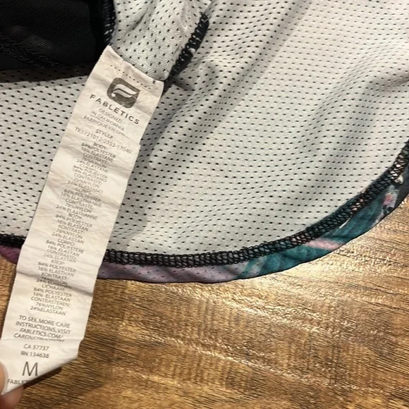 Fabletics fun mesh back workout top - Picture 5 of 7